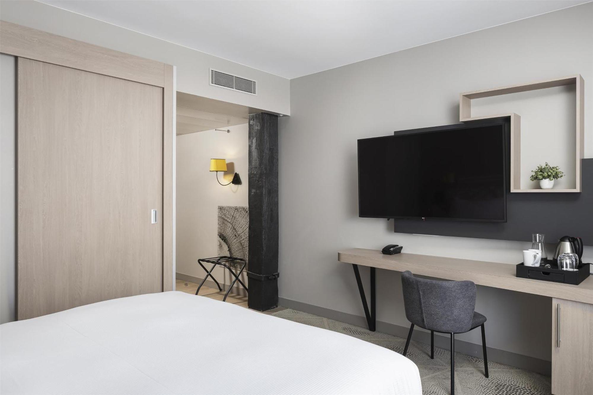 Hilton Garden La 4*