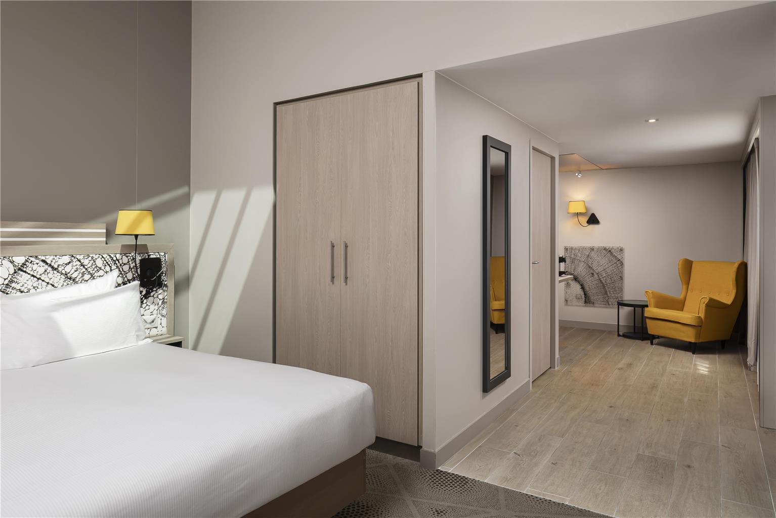 Hilton Garden La Hotel