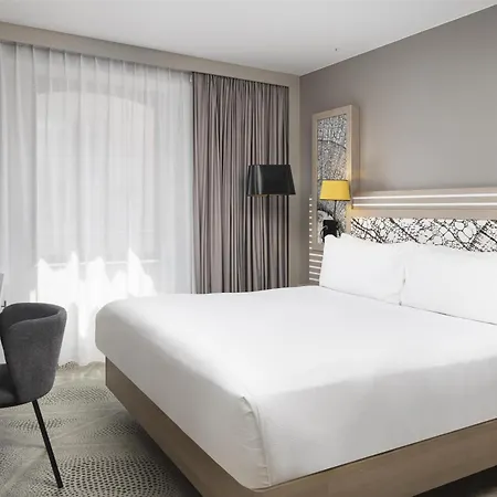 Hilton Garden La 4*