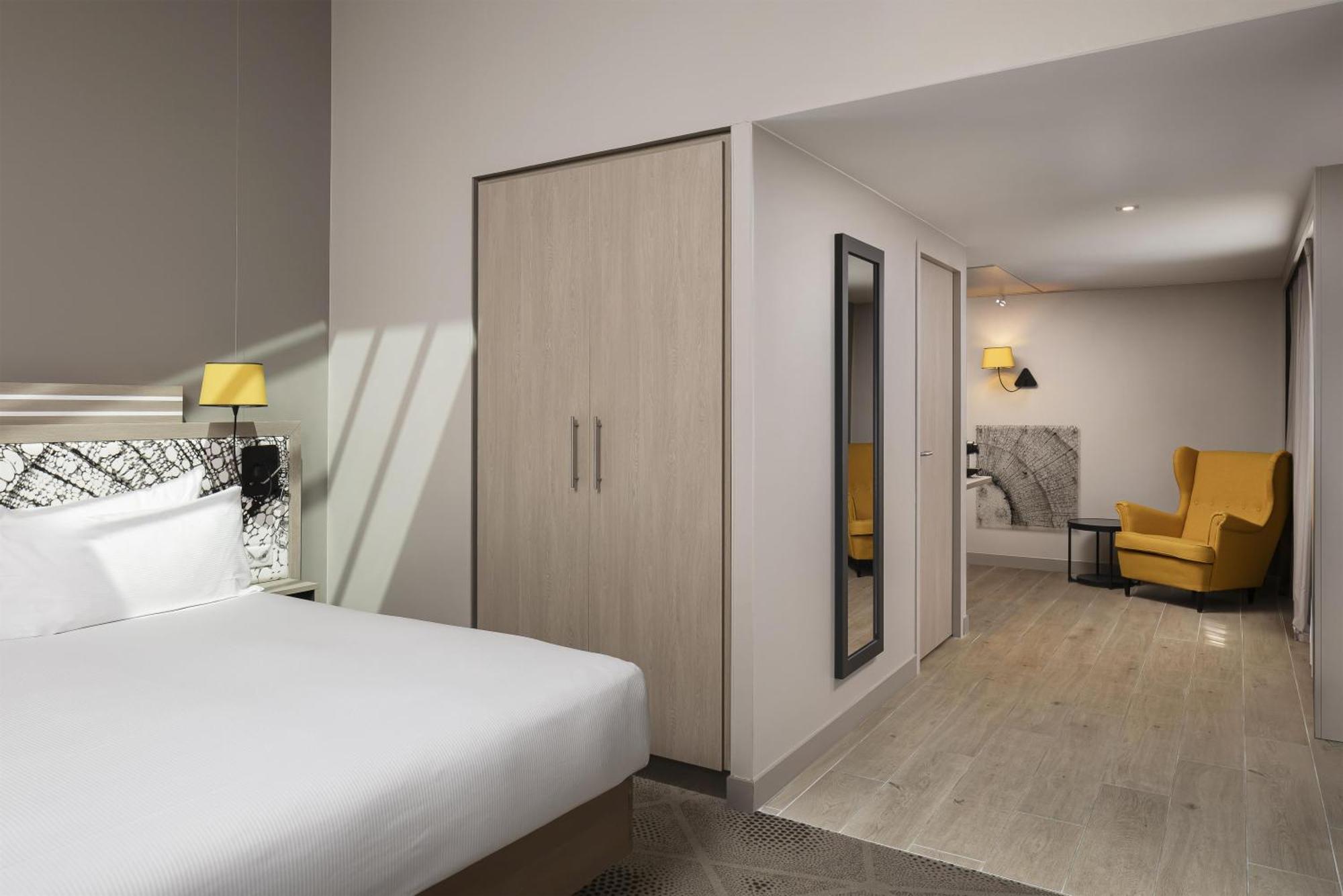 Hilton Garden La 4*